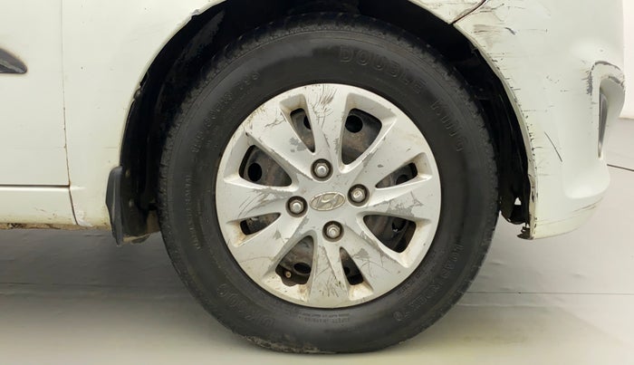 2012 Hyundai i10 MAGNA 1.2, CNG, Manual, 1,10,229 km, Right Front Wheel