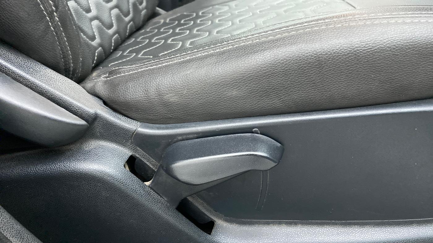 2018 Ford Ecosport 1.5TITANIUM TDCI, Diesel, Manual, 1,00,775 km, Driver Side Adjustment Panel