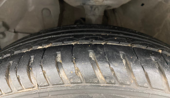 2016 Honda Jazz 1.2L I-VTEC V AT, Petrol, Automatic, 76,321 km, Left Front Tyre Tread