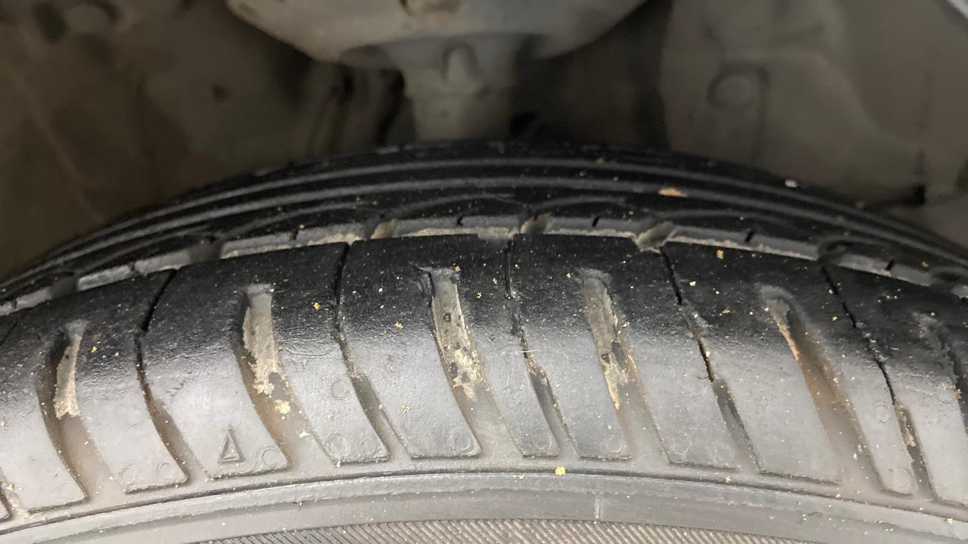 2016 Honda Jazz 1.2L I-VTEC V AT, Petrol, Automatic, 76,321 km, Right Front Tyre Tread
