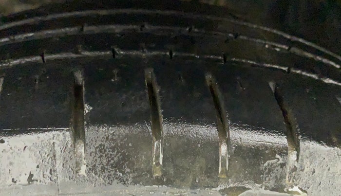 2022 Maruti Baleno ZETA PETROL 1.2, Petrol, Manual, 32,409 km, Left Front Tyre Tread