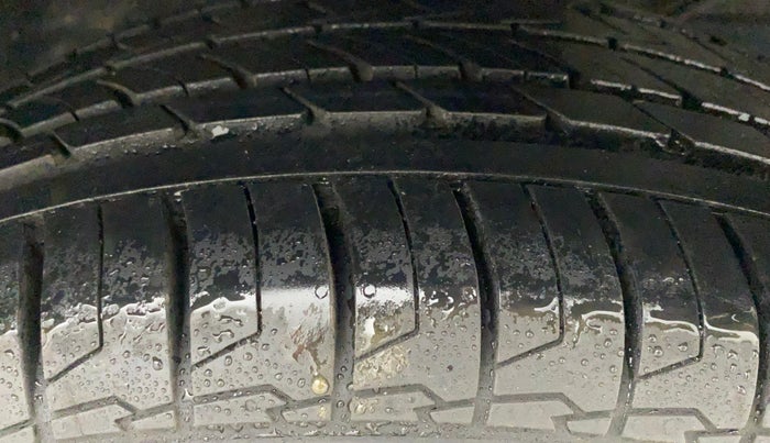 2022 Maruti Baleno ZETA PETROL 1.2, Petrol, Manual, 32,409 km, Right Front Tyre Tread