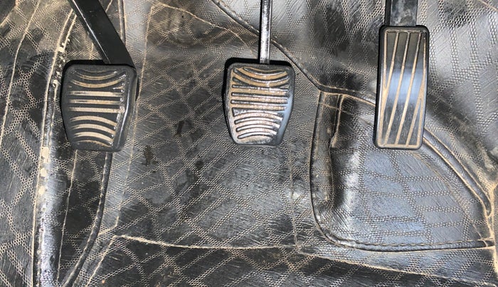 2022 Mahindra XUV700 AX 5 P MT 5 STR, Petrol, Manual, 72,134 km, Pedals