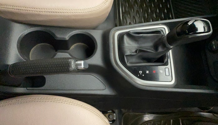 2016 Hyundai Creta SX PLUS AT 1.6 PETROL, Petrol, Automatic, 80,987 km, Gear Lever
