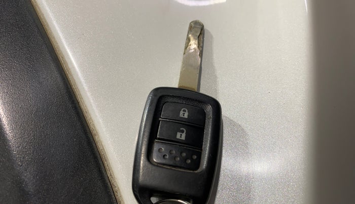 2018 Honda Jazz 1.5L I-DTEC SV, Diesel, Manual, 84,718 km, Key Close Up