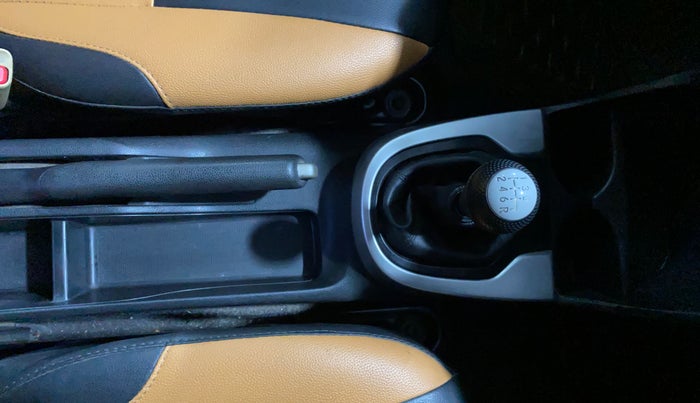 2018 Honda Jazz 1.5L I-DTEC SV, Diesel, Manual, 84,718 km, Gear Lever