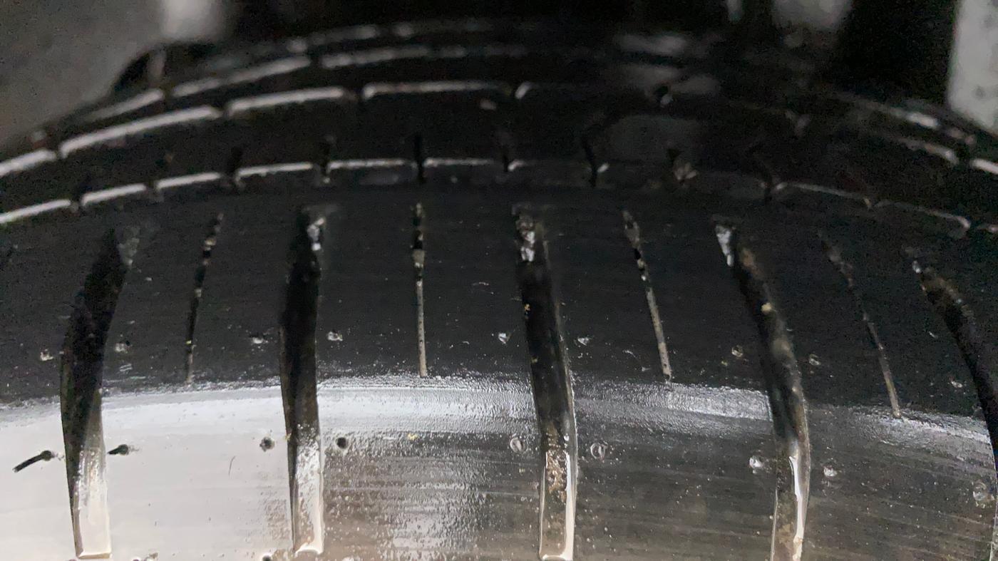 2021 Ford New Figo TITANIUM PLUS 1.2 PETROL AT, Petrol, Automatic, 7,989 km, Left Rear Tyre Tread