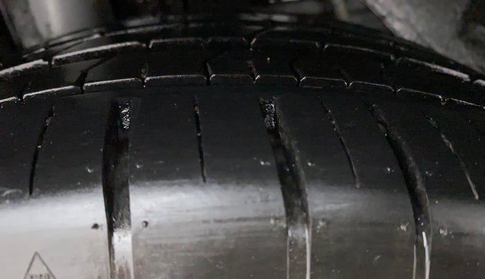 2021 Ford New Figo TITANIUM PLUS 1.2 PETROL AT, Petrol, Automatic, 7,989 km, Right Rear Tyre Tread