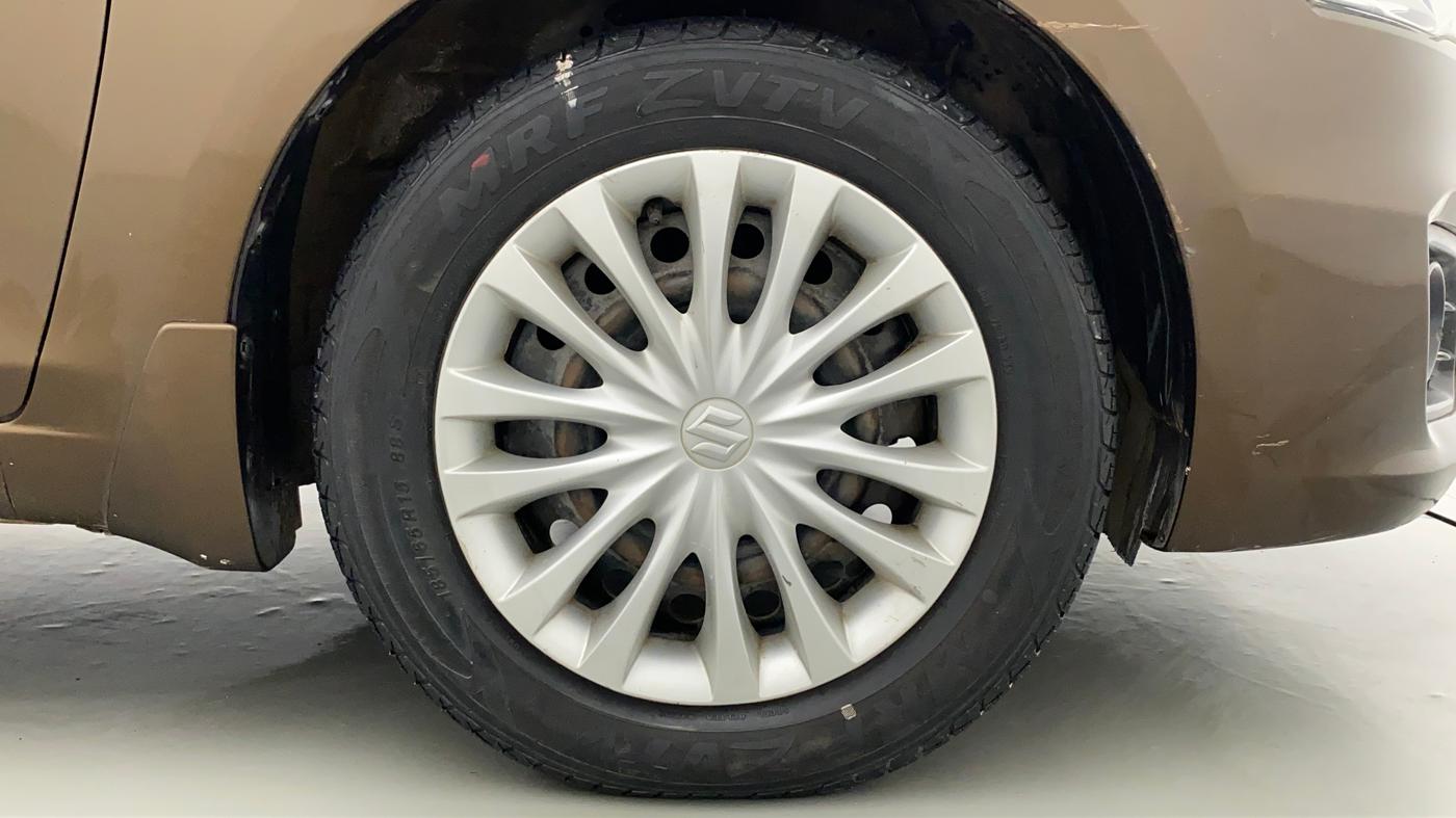 2017 Maruti Ciaz SHVS VDI, Diesel, Manual, 61,522 km, Right Front Wheel