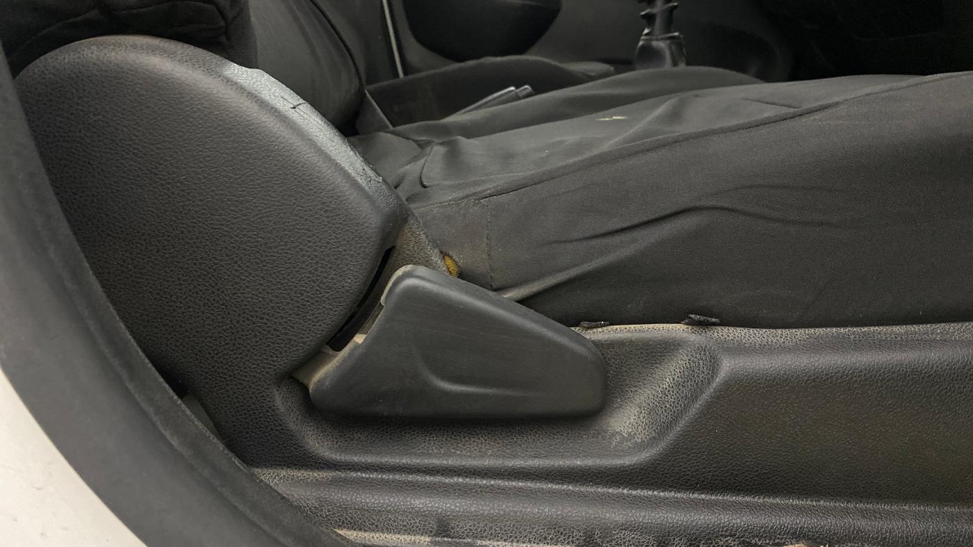 2018 Renault Kwid RXT 1.0, Petrol, Manual, 94,497 km, Driver Side Adjustment Panel