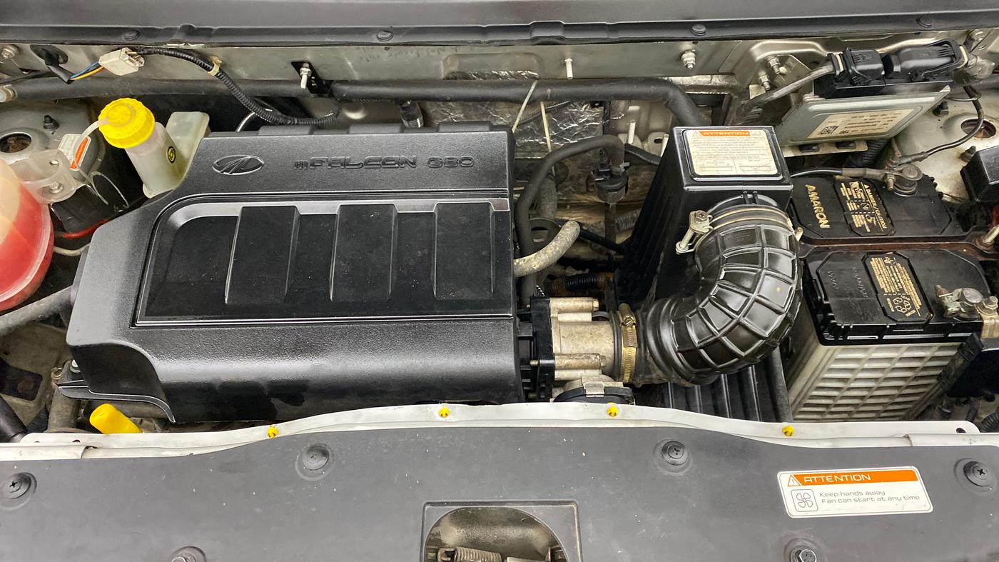 2016 Mahindra Kuv100 K6 6 STR, Petrol, Manual, 28,362 km, Open Bonet