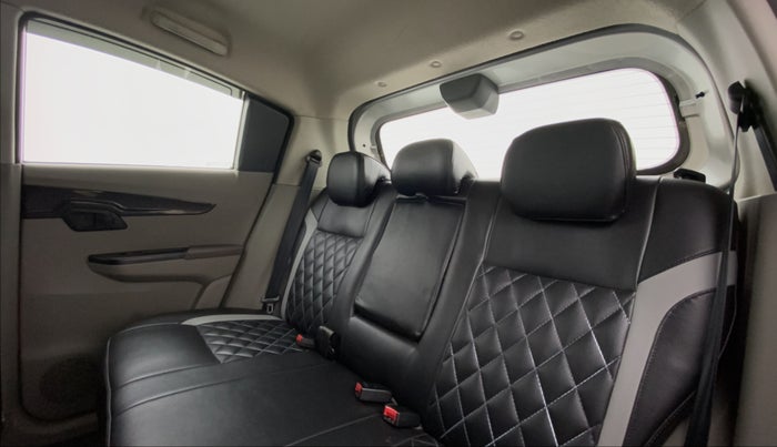 2016 Mahindra Kuv100 K6 6 STR, Petrol, Manual, 28,362 km, Right Side Rear Door Cabin