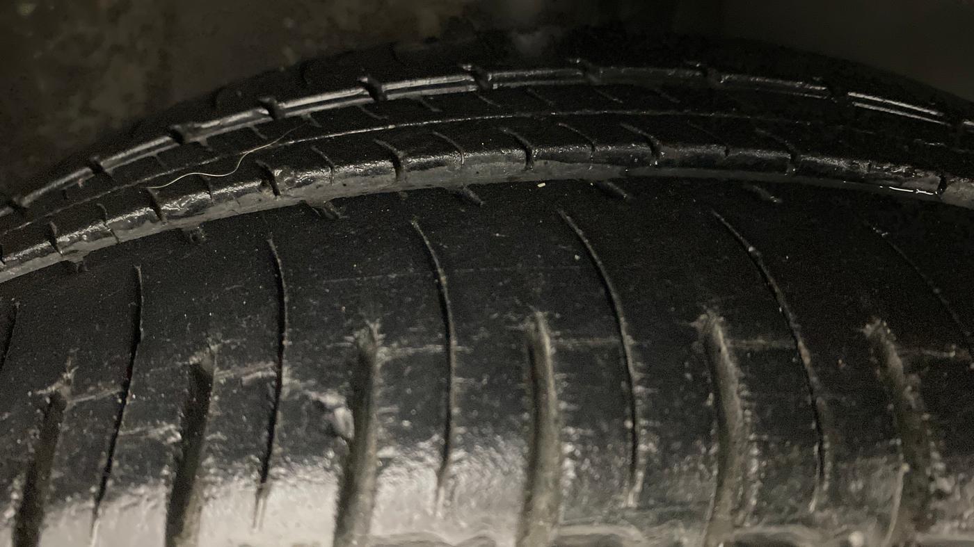 2016 Mahindra Kuv100 K6 6 STR, Petrol, Manual, 28,362 km, Right Front Tyre Tread