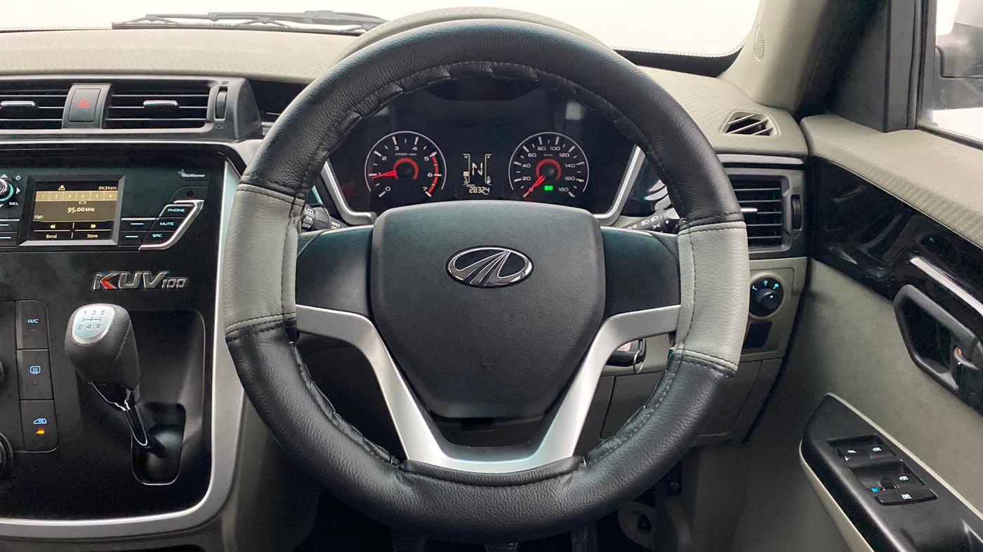 2016 Mahindra Kuv100 K6 6 STR, Petrol, Manual, 28,362 km, Steering Wheel Close Up