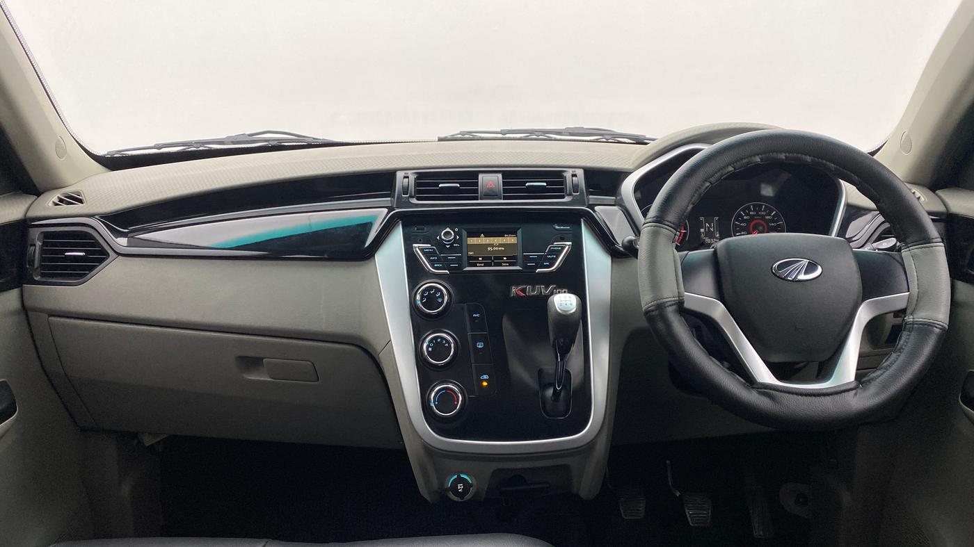 2016 Mahindra Kuv100 K6 6 STR, Petrol, Manual, 28,362 km, Dashboard