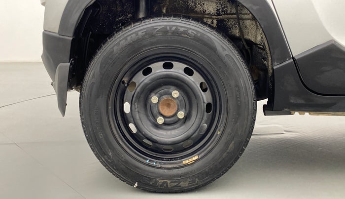 2016 Mahindra Kuv100 K6 6 STR, Petrol, Manual, 28,362 km, Right Rear Wheel