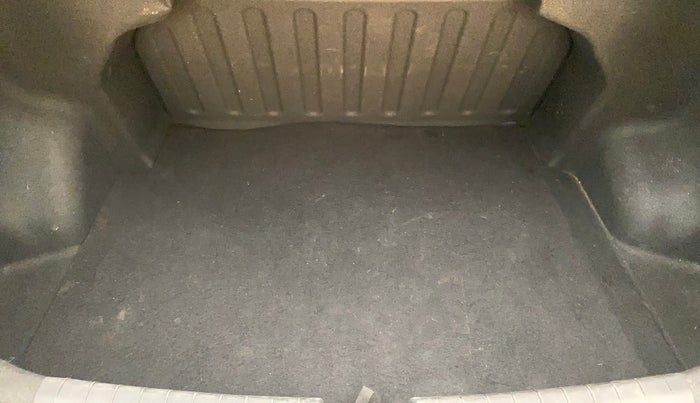 2015 Hyundai Xcent S 1.2, Petrol, Manual, 42,085 km, Boot Inside