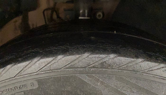 2015 Volkswagen Polo HIGHLINE1.2L, Petrol, Manual, 34,082 km, Right Front Tyre Tread