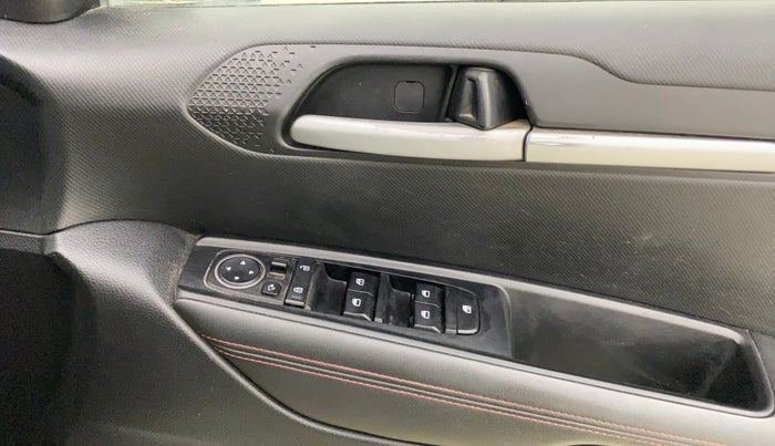 2020 KIA SONET GTX PLUS 1.5 AT, Diesel, Automatic, 97,106 km, Driver Side Door Panels Control