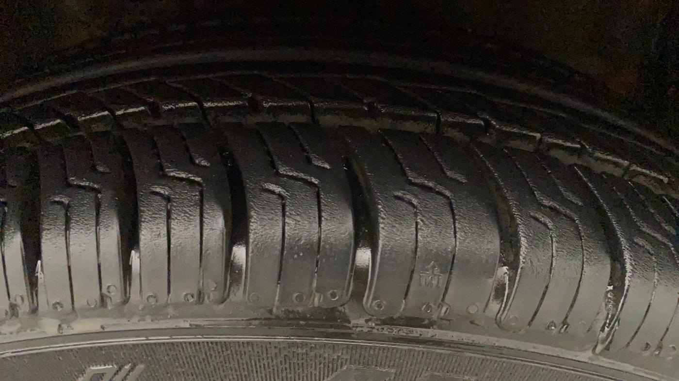 2016 Maruti Celerio VXI CNG, CNG, Manual, 90,267 km, Left Rear Tyre Tread