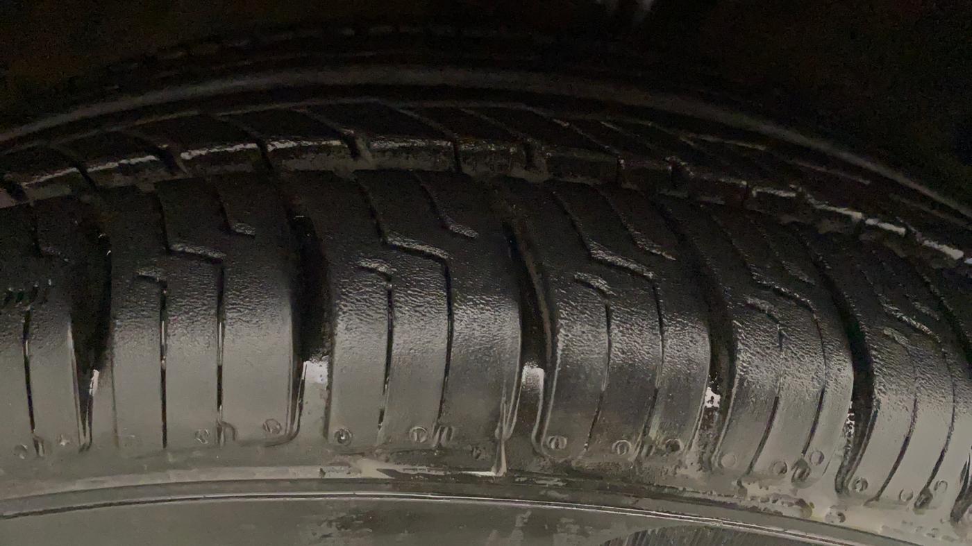 2016 Maruti Celerio VXI CNG, CNG, Manual, 90,267 km, Right Rear Tyre Tread