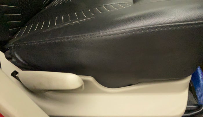 2016 Maruti Celerio VXI CNG, CNG, Manual, 90,267 km, Driver Side Adjustment Panel