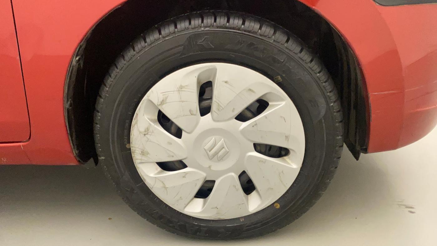 2016 Maruti Celerio VXI CNG, CNG, Manual, 90,267 km, Right Front Wheel