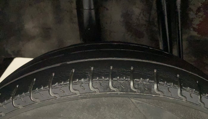 2017 Datsun Redi Go T (O), Petrol, Manual, 30,792 km, Right Rear Tyre Tread