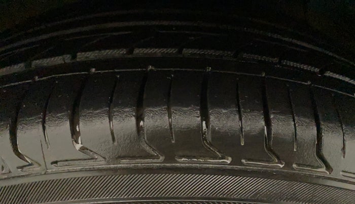 2020 Hyundai AURA S 1.2 CNG, CNG, Manual, 53,948 km, Left Front Tyre Tread