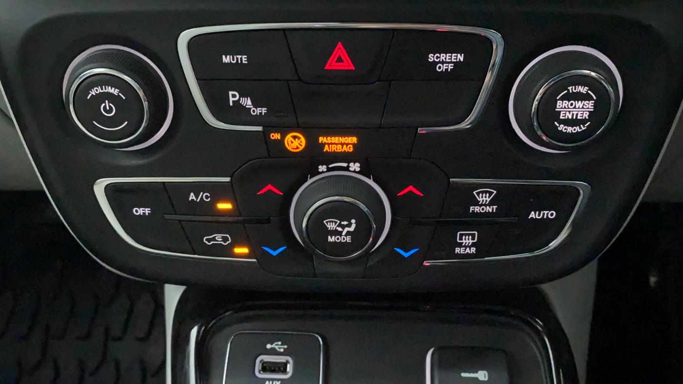 2018 Jeep Compass LIMITED 1.4 PETROL AT, Petrol, Automatic, 28,600 km, Automatic Climate Control