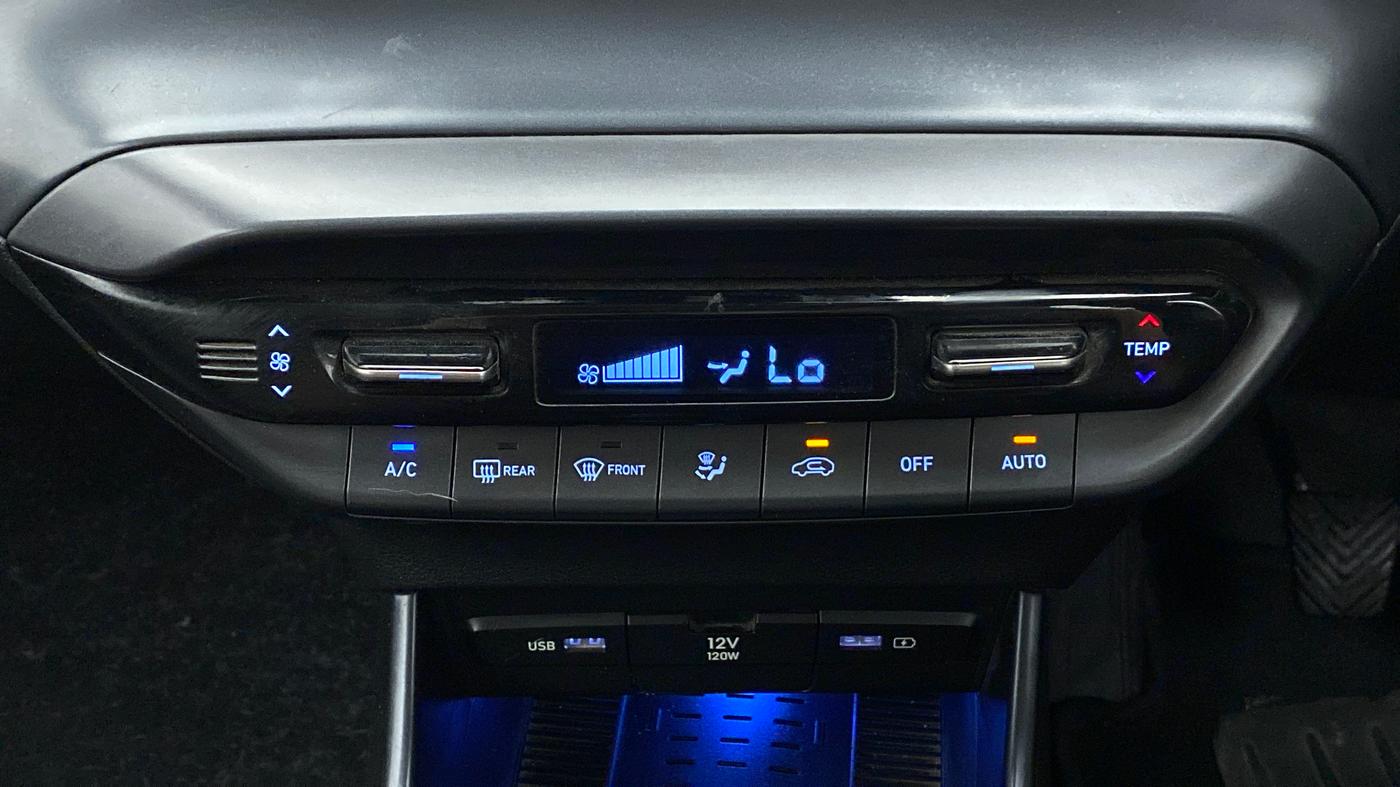 2021 Hyundai NEW I20 ASTA 1.2 MT, Petrol, Manual, 26,662 km, Automatic Climate Control