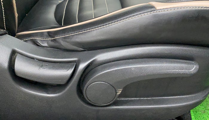 2019 Hyundai Creta SX 1.6 PETROL, Petrol, Manual, 26,704 km, Driver Side Adjustment Panel