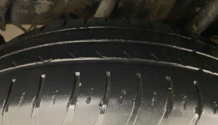 2018 Maruti Swift LXI, Petrol, Manual, 66,420 km, Left Rear Tyre Tread