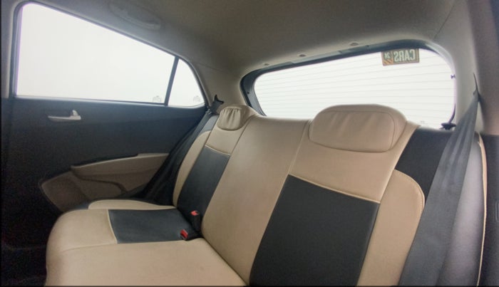 2016 Hyundai Grand i10 SPORTZ 1.2 KAPPA VTVT, Petrol, Manual, 96,357 km, Right Side Rear Door Cabin