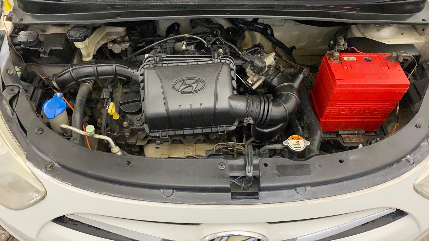 2015 Hyundai i10 MAGNA 1.1, Petrol, Manual, 58,623 km, Engine View