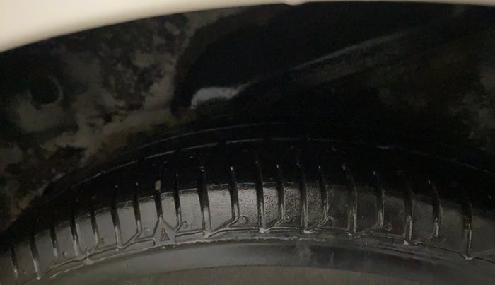 2015 Hyundai i10 MAGNA 1.1, Petrol, Manual, 58,582 km, Left Rear Tyre Tread