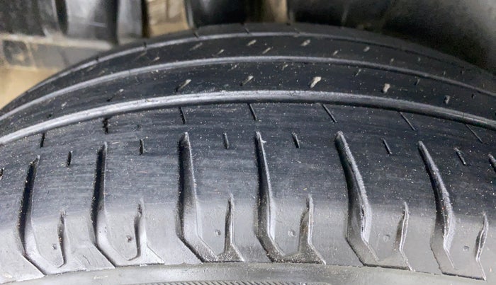 2020 Maruti XL6 ALPHA AT SHVS, Petrol, Automatic, 46,418 km, Right Rear Tyre Tread