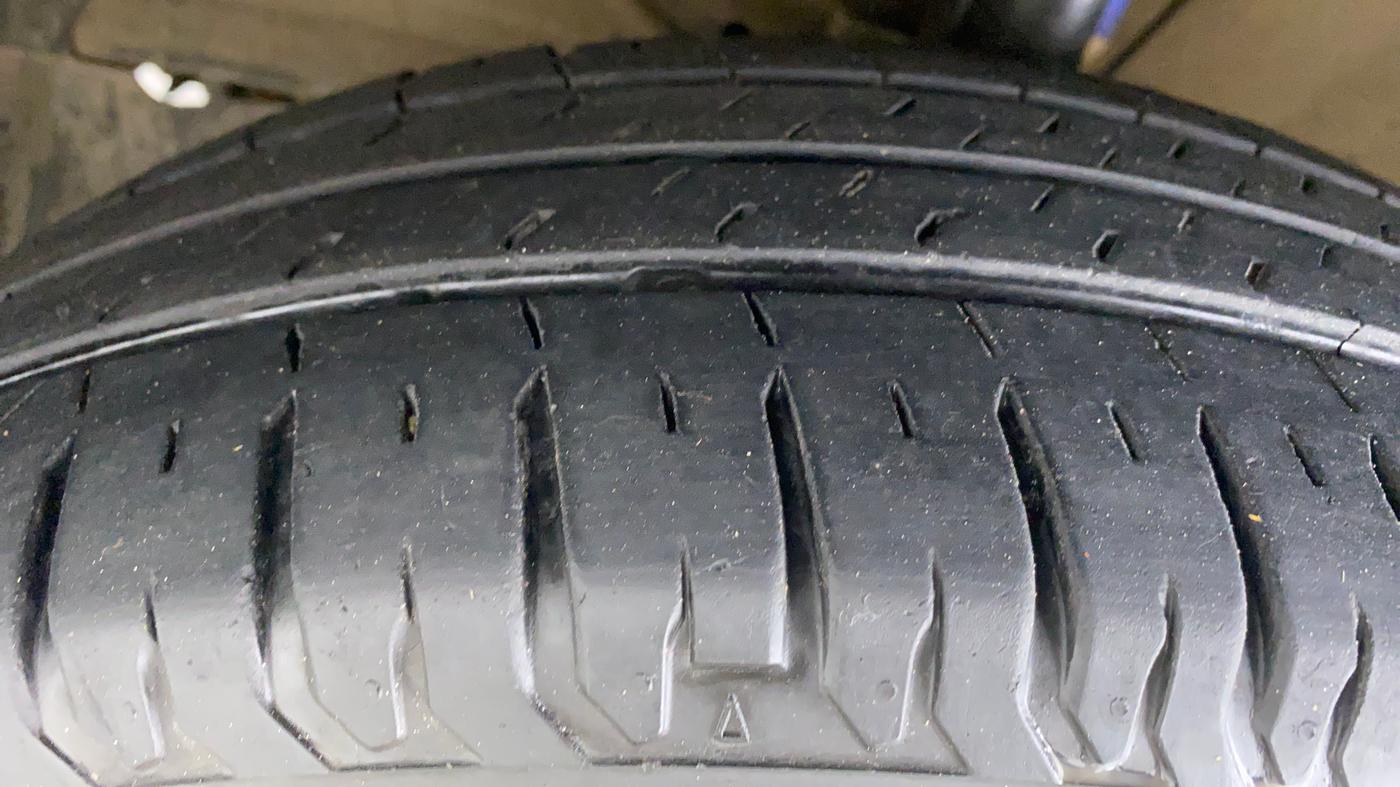 2020 Maruti XL6 ALPHA AT SHVS, Petrol, Automatic, 46,418 km, Left Front Tyre Tread
