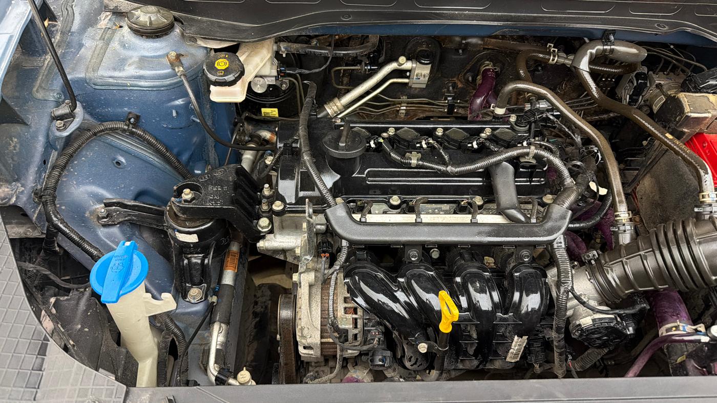 2021 Hyundai VENUE S 1.2, Petrol, Manual, 42,245 km, Engine View - Right