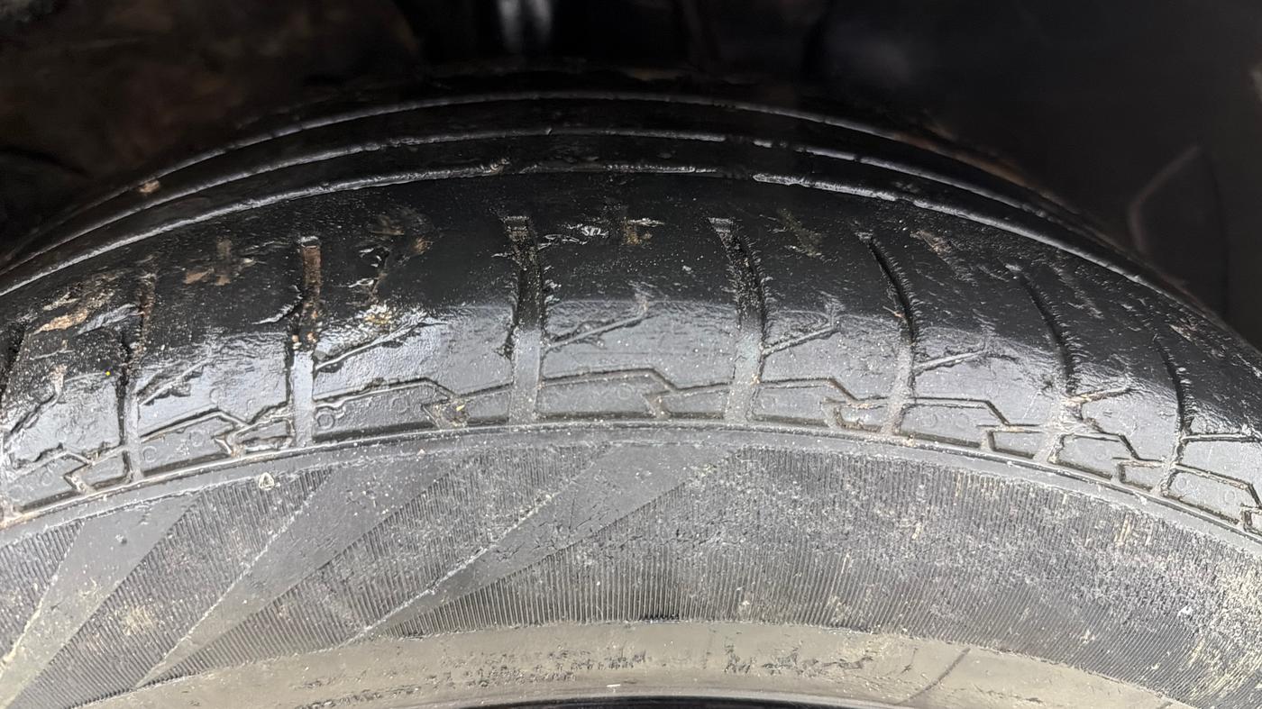 2021 Hyundai VENUE S 1.2, Petrol, Manual, 42,245 km, Right Front Tyre Tread