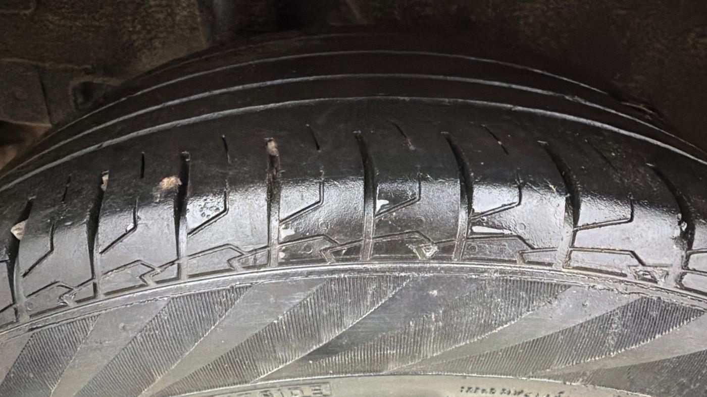 2021 Hyundai VENUE S 1.2, Petrol, Manual, 42,245 km, Right Rear Tyre Tread