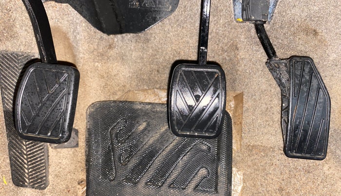 2024 Maruti Ertiga VXi (O), Petrol, Manual, 21,464 km, Pedals