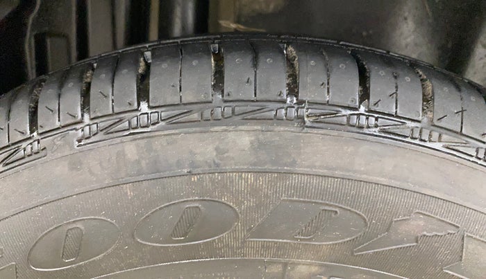 2014 Maruti Swift Dzire VXI, Petrol, Manual, 34,273 km, Right Rear Tyre Tread