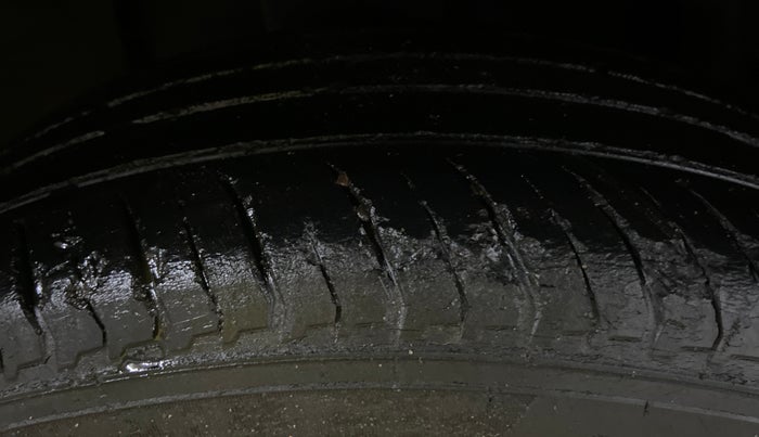 2023 Nissan MAGNITE XV TURBO CVT RED EDITION, Petrol, Automatic, 38,860 km, Right Rear Tyre Tread