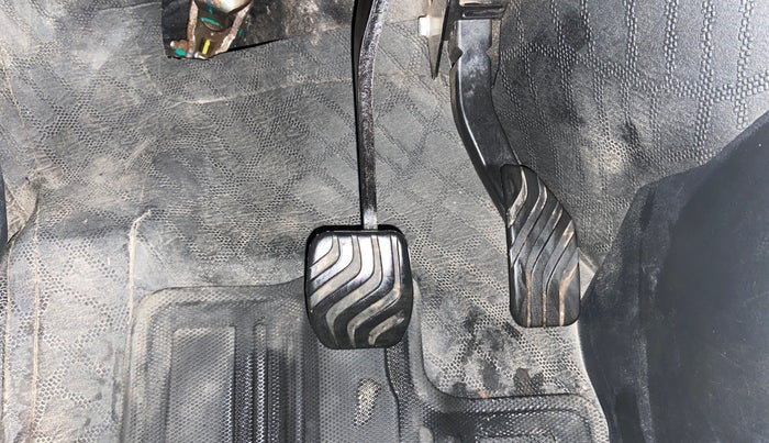 2023 Nissan MAGNITE XV TURBO CVT RED EDITION, Petrol, Automatic, 38,860 km, Pedals