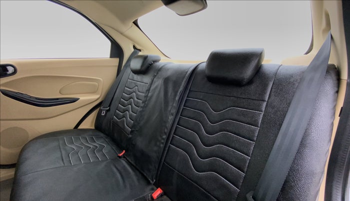 2018 Ford Figo Aspire 1.2 TITANIUM PETROL, Petrol, Manual, 33,914 km, Right Side Door Cabin View