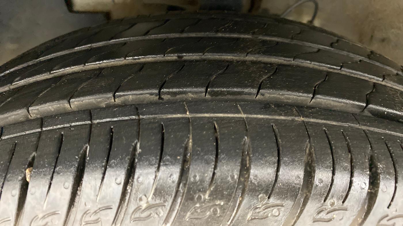 2021 Hyundai VENUE SX 1.0 GDI IMT, Petrol, Manual, 15,454 km, Left Front Tyre Tread