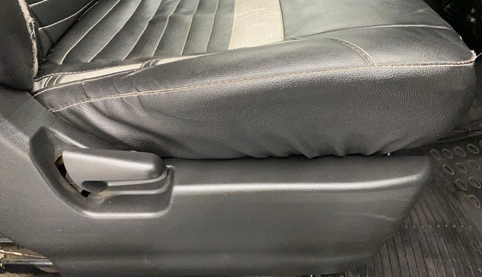 2014 Maruti Wagon R 1.0 LXI, Petrol, Manual, 69,067 km, Driver Side Adjustment Panel
