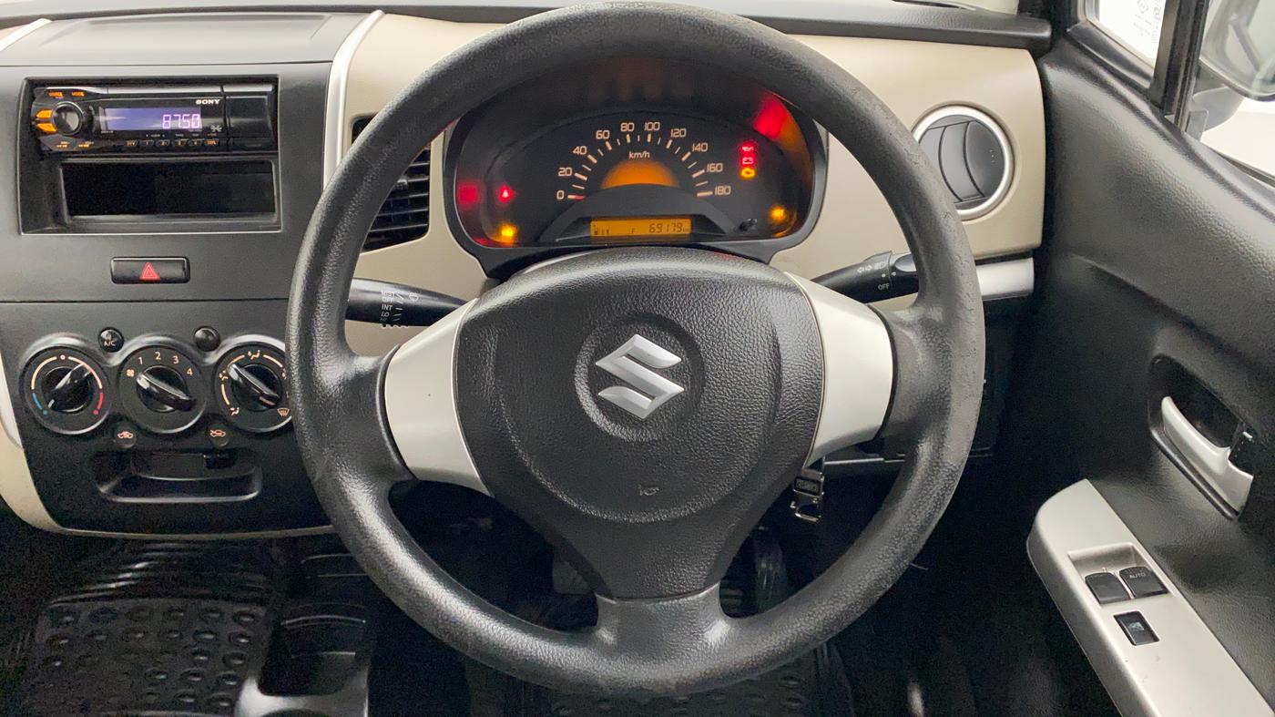 2014 Maruti Wagon R 1.0 LXI, Petrol, Manual, 69,067 km, Steering Wheel