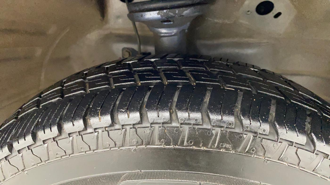 2014 Maruti Wagon R 1.0 LXI, Petrol, Manual, 69,067 km, Right Front Tyre Tread